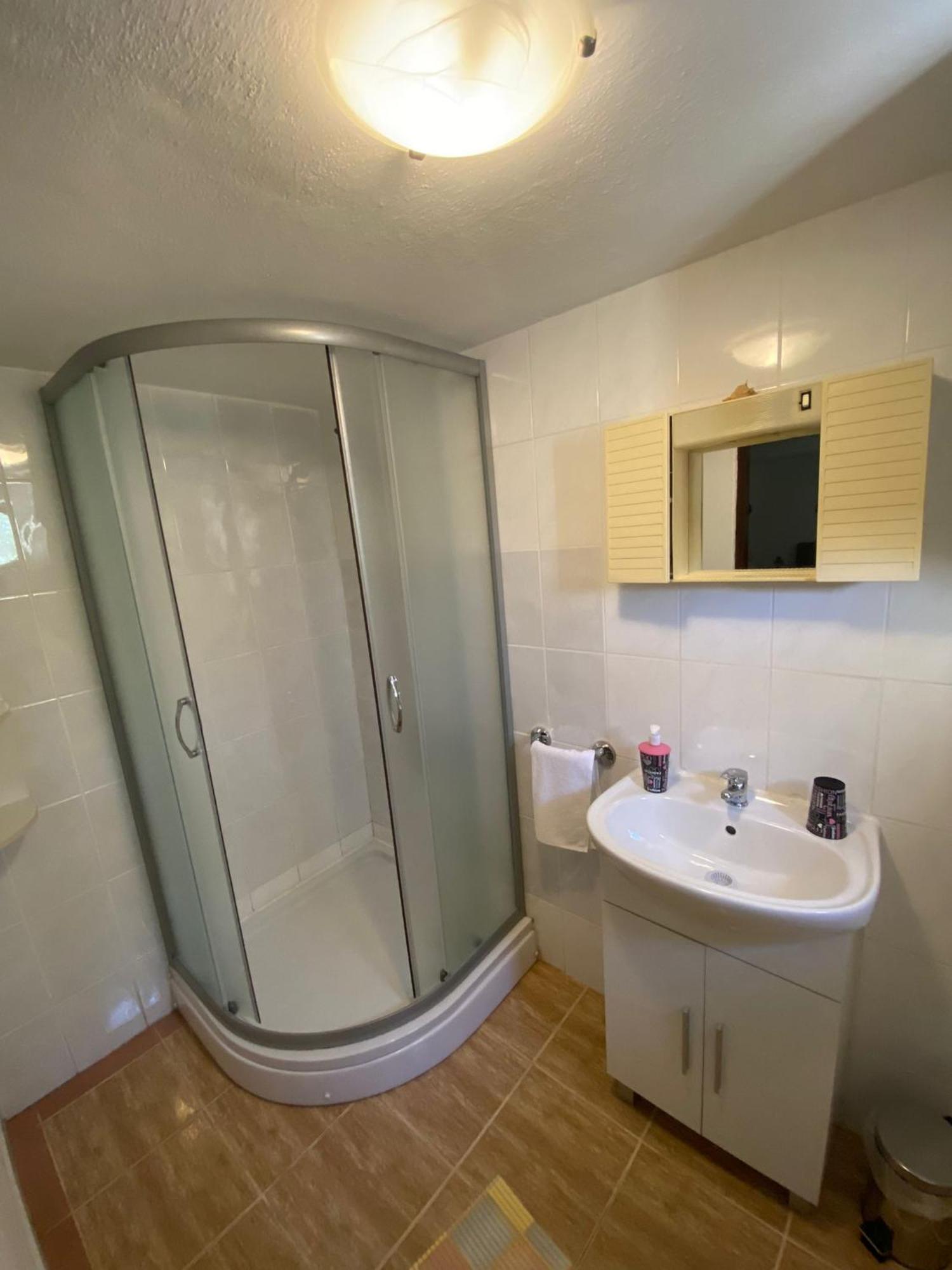 Apartmani Anka Gornji Karin Dış mekan fotoğraf
